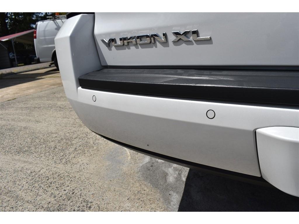 GMC Yukon XL 4WD 4dr SLT 2017