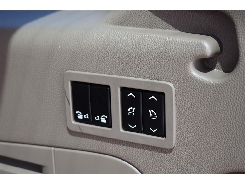 GMC Yukon XL 4WD 4dr SLT 2017