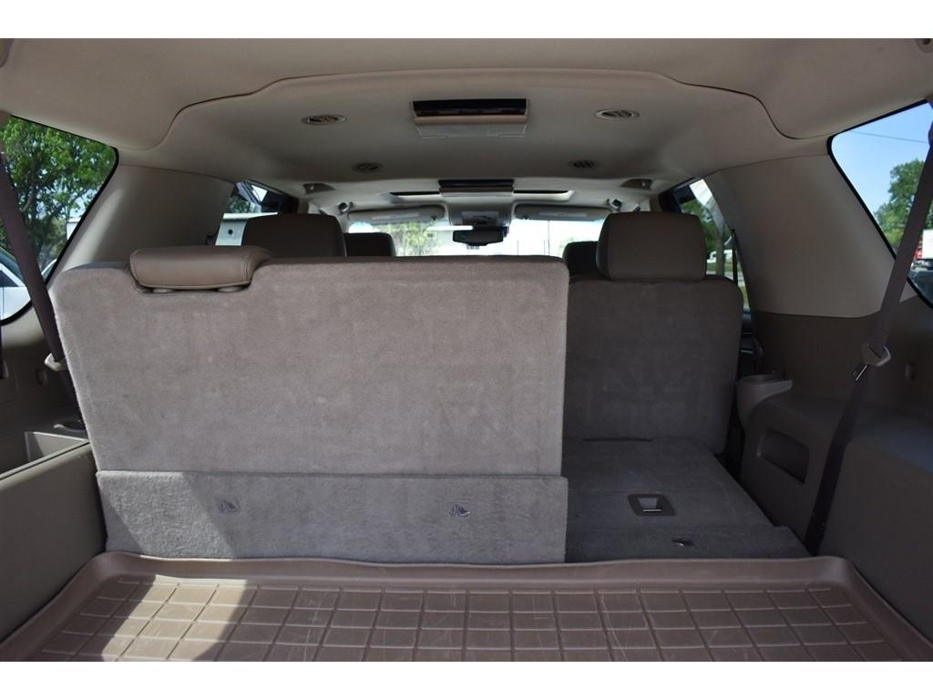 GMC Yukon XL 4WD 4dr SLT 2017