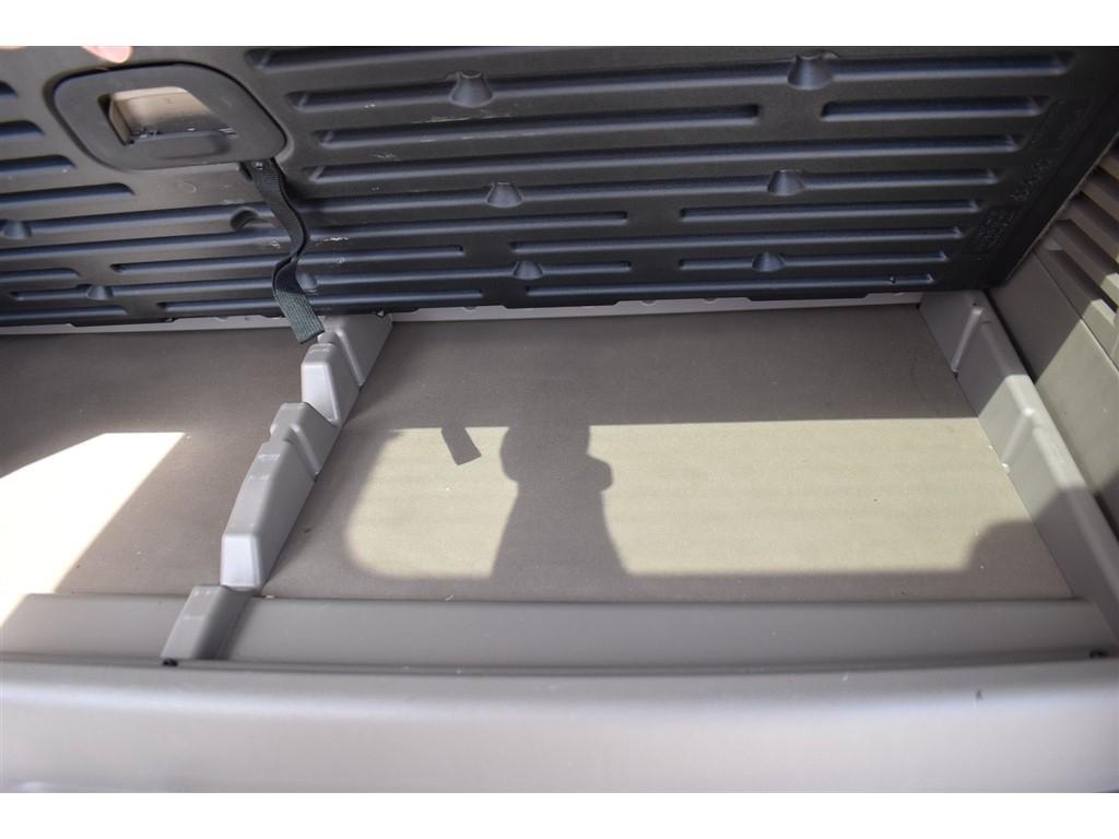 GMC Yukon XL 4WD 4dr SLT 2017