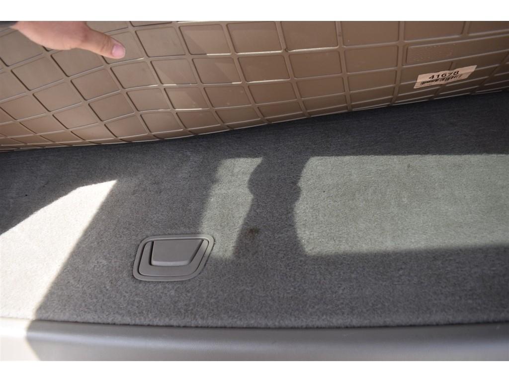 GMC Yukon XL 4WD 4dr SLT 2017