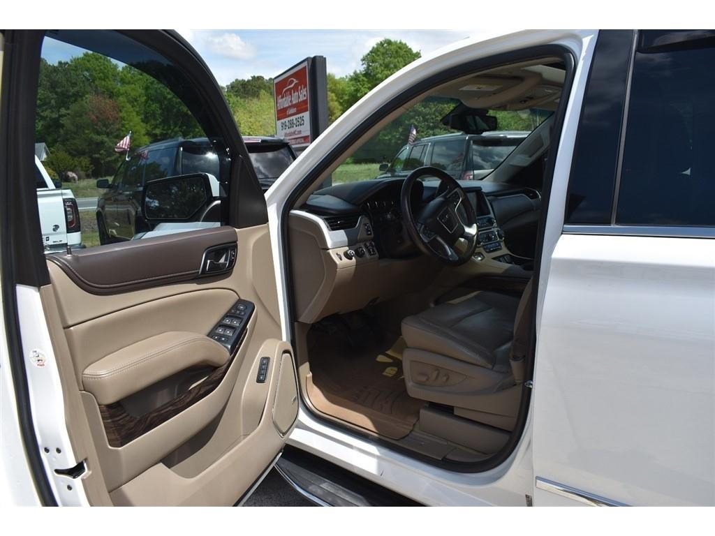 GMC Yukon XL 4WD 4dr SLT 2017