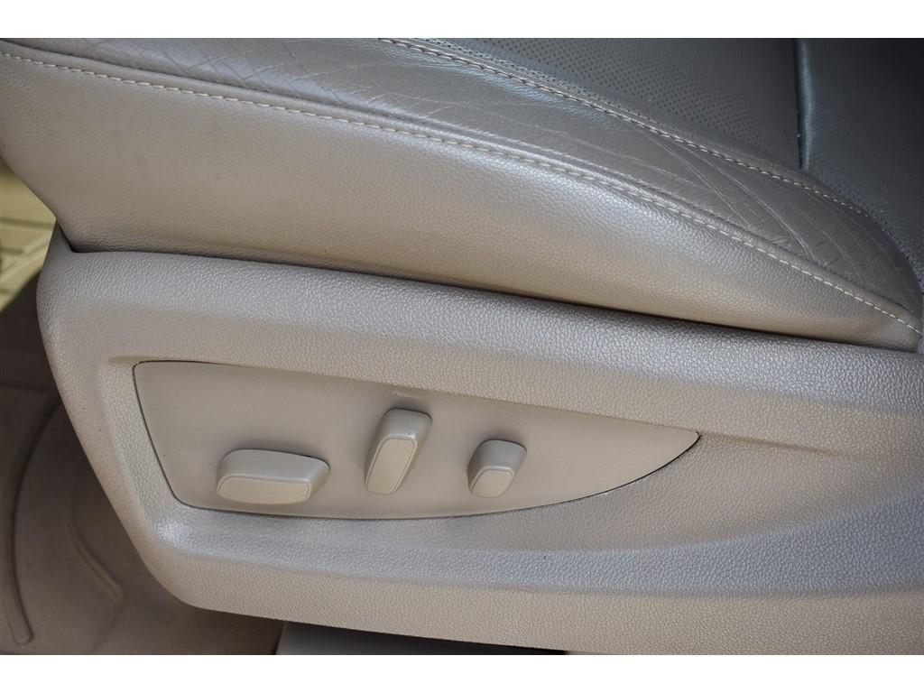 GMC Yukon XL 4WD 4dr SLT 2017