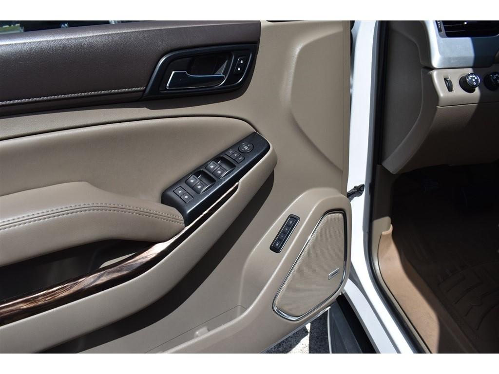 GMC Yukon XL 4WD 4dr SLT 2017