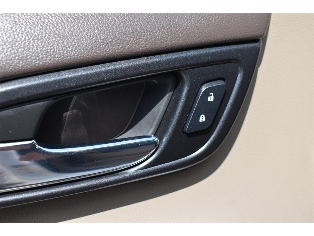 GMC Yukon XL 4WD 4dr SLT 2017