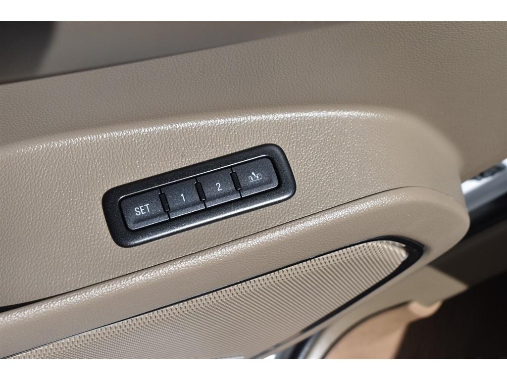 GMC Yukon XL 4WD 4dr SLT 2017