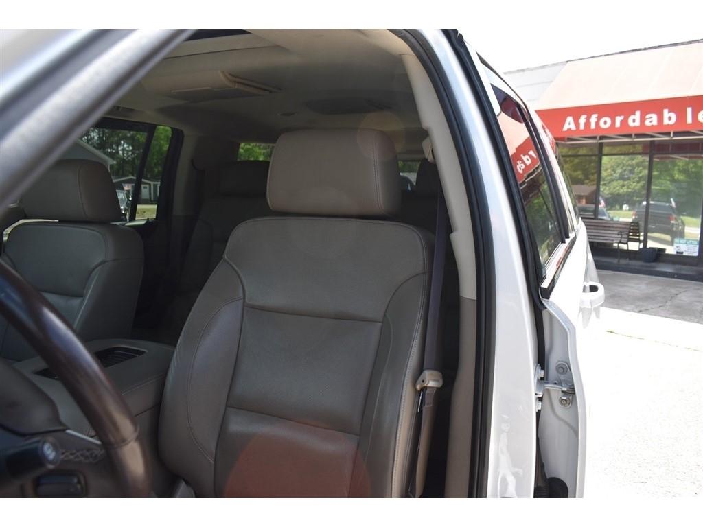 GMC Yukon XL 4WD 4dr SLT 2017