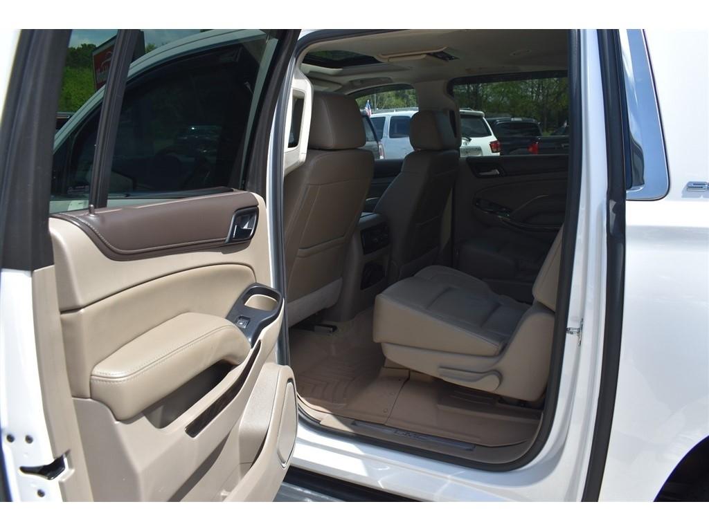 GMC Yukon XL 4WD 4dr SLT 2017