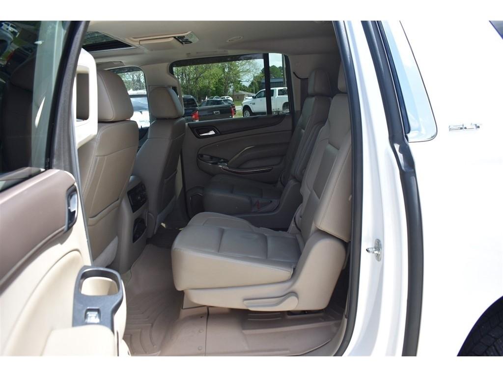 GMC Yukon XL 4WD 4dr SLT 2017