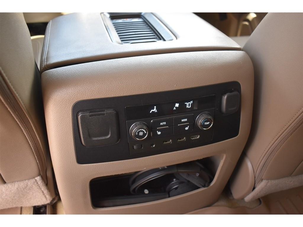 GMC Yukon XL 4WD 4dr SLT 2017