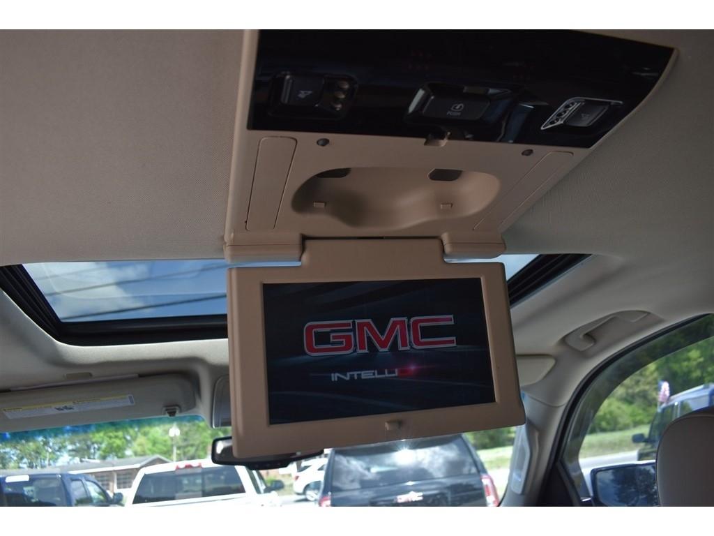 GMC Yukon XL 4WD 4dr SLT 2017