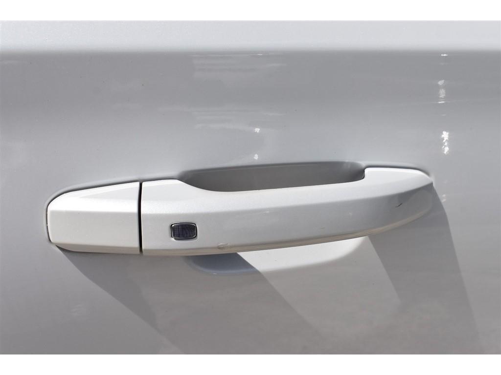 GMC Yukon XL 4WD 4dr SLT 2017