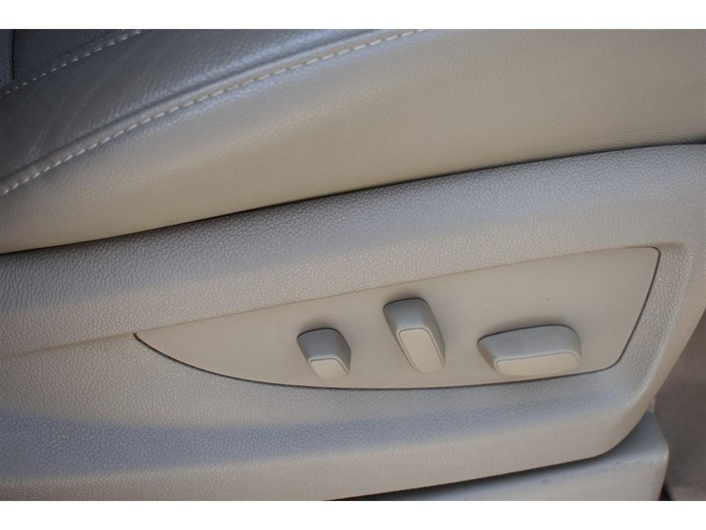 GMC Yukon XL 4WD 4dr SLT 2017