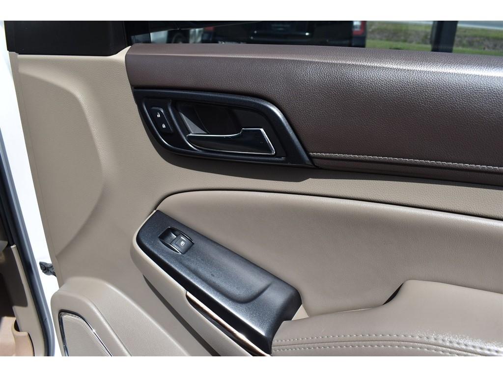 GMC Yukon XL 4WD 4dr SLT 2017