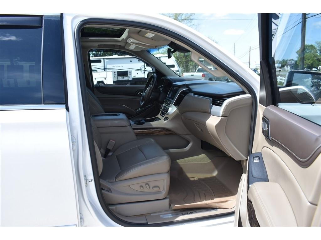 GMC Yukon XL 4WD 4dr SLT 2017