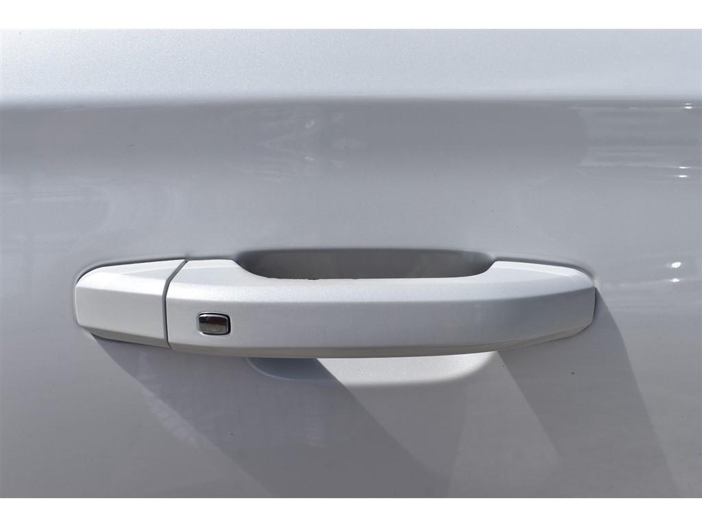 GMC Yukon XL 4WD 4dr SLT 2017