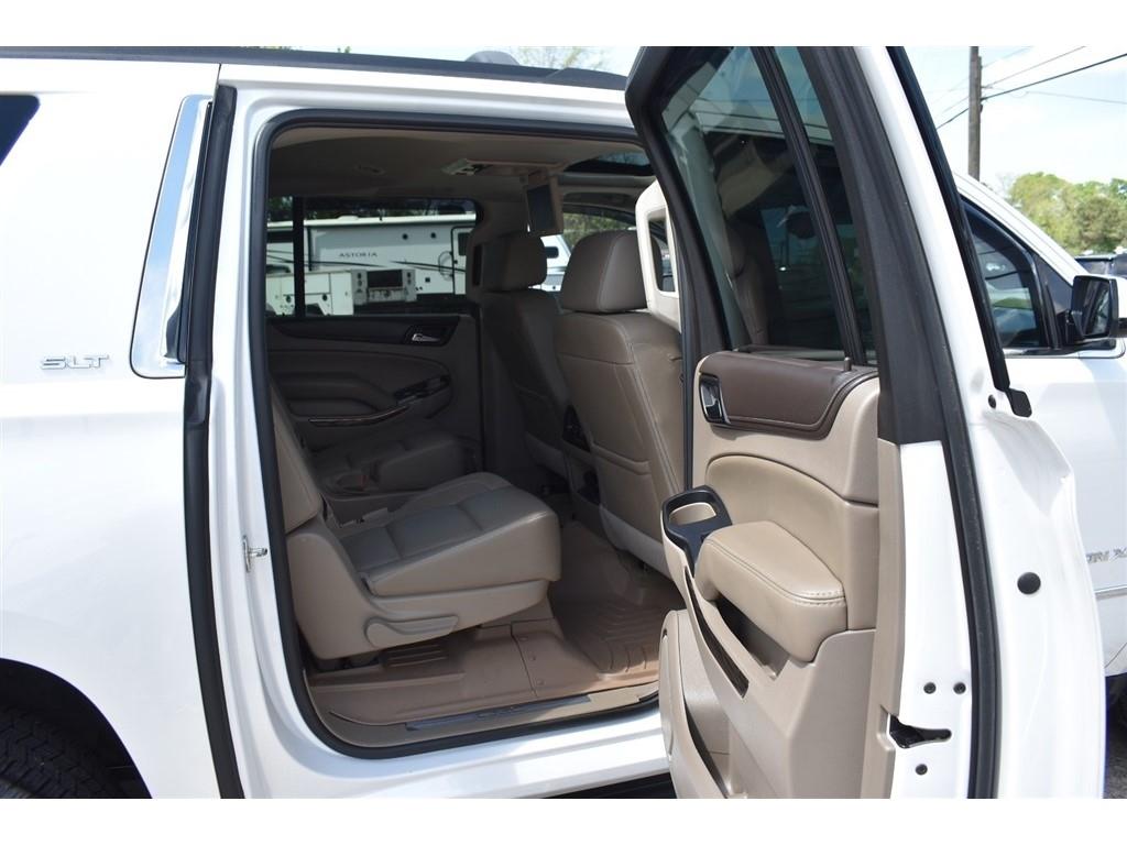 GMC Yukon XL 4WD 4dr SLT 2017