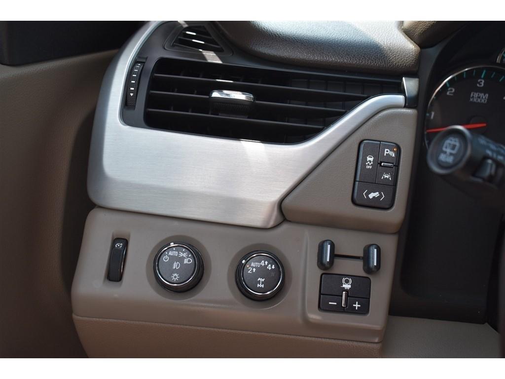 GMC Yukon XL 4WD 4dr SLT 2017