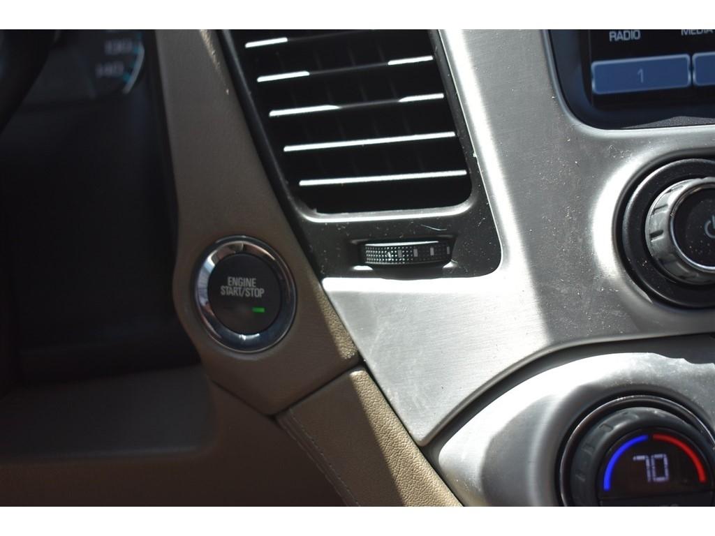 GMC Yukon XL 4WD 4dr SLT 2017