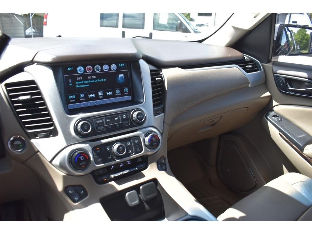 GMC Yukon XL 4WD 4dr SLT 2017