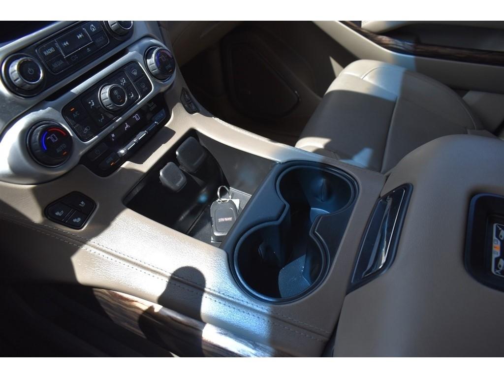 GMC Yukon XL 4WD 4dr SLT 2017