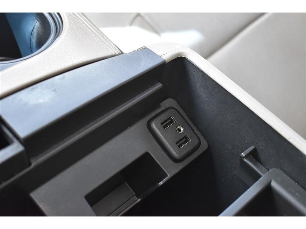 GMC Yukon XL 4WD 4dr SLT 2017