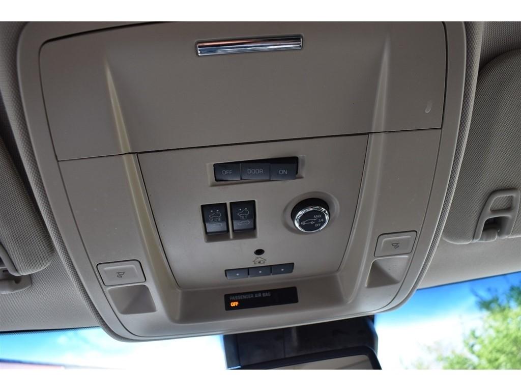 GMC Yukon XL 4WD 4dr SLT 2017