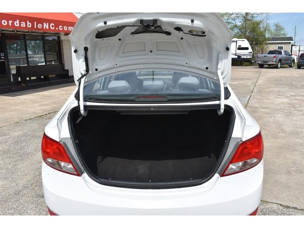 Hyundai Accent 4dr Sdn Auto GLS 2015