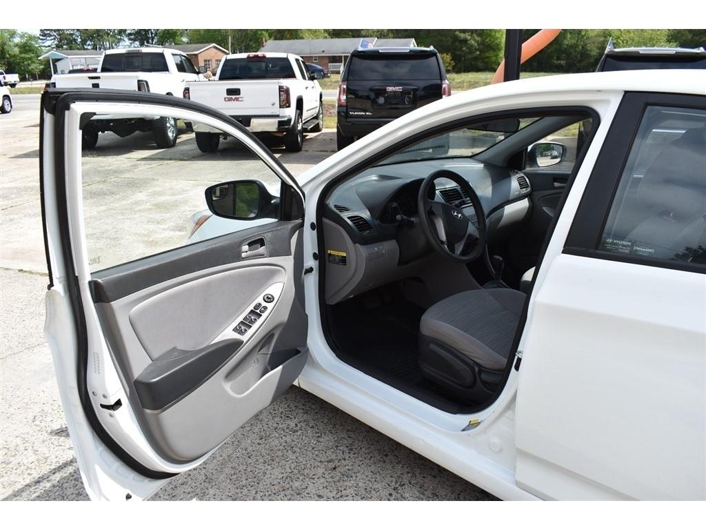 Hyundai Accent 4dr Sdn Auto GLS 2015