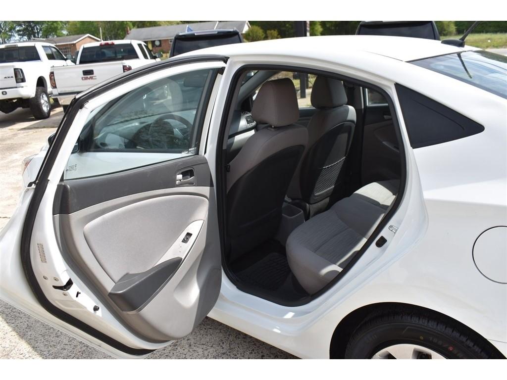 Hyundai Accent 4dr Sdn Auto GLS 2015