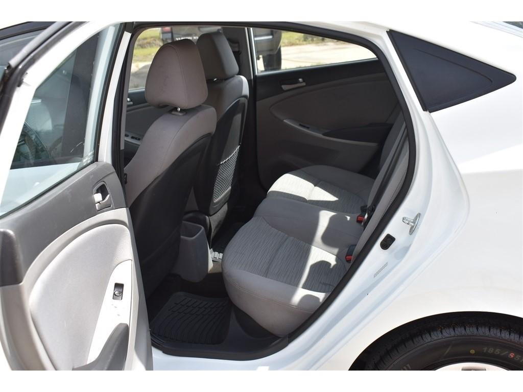 Hyundai Accent 4dr Sdn Auto GLS 2015