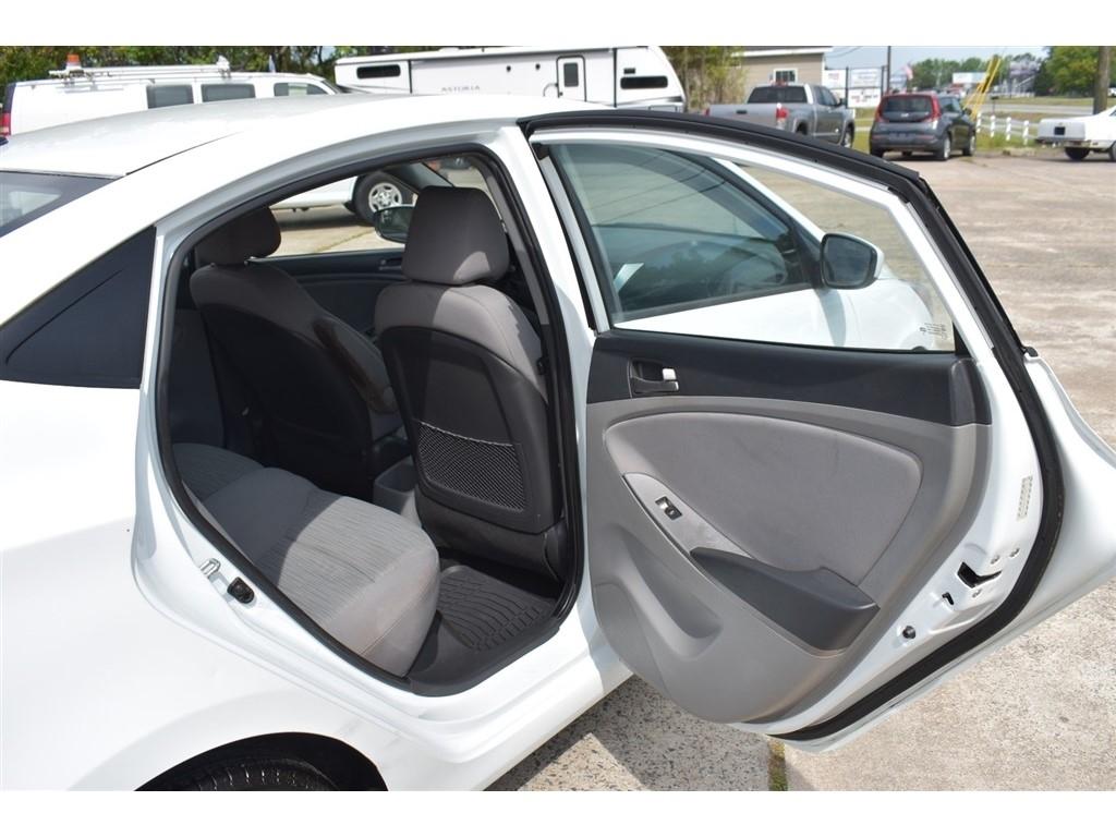 Hyundai Accent 4dr Sdn Auto GLS 2015