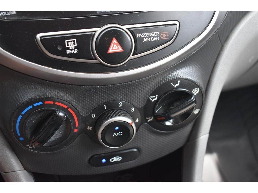 Hyundai Accent 4dr Sdn Auto GLS 2015