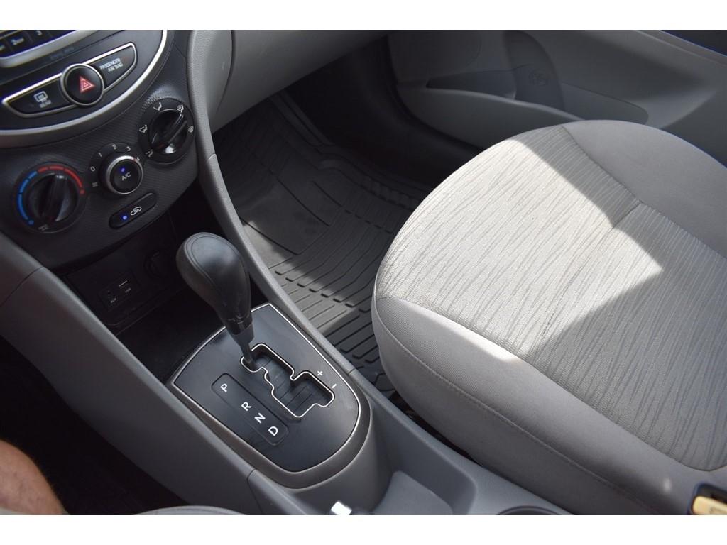 Hyundai Accent 4dr Sdn Auto GLS 2015
