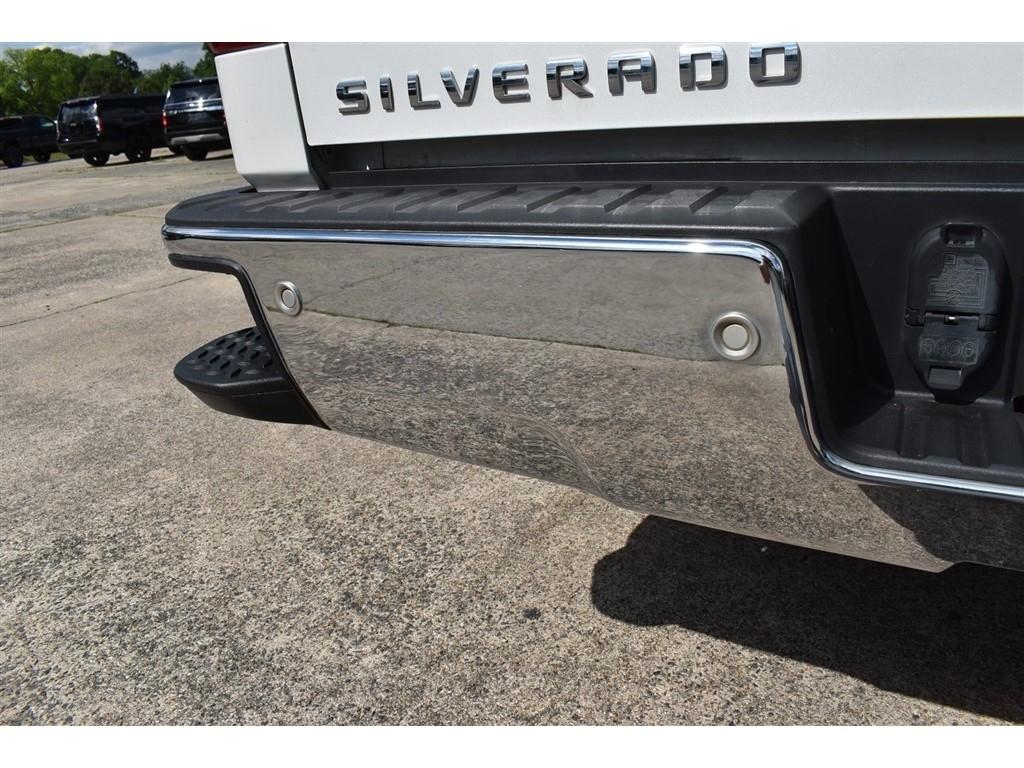 Chevrolet Silverado 1500 4WD Crew Cab 143.5" LTZ w/1LZ 2018