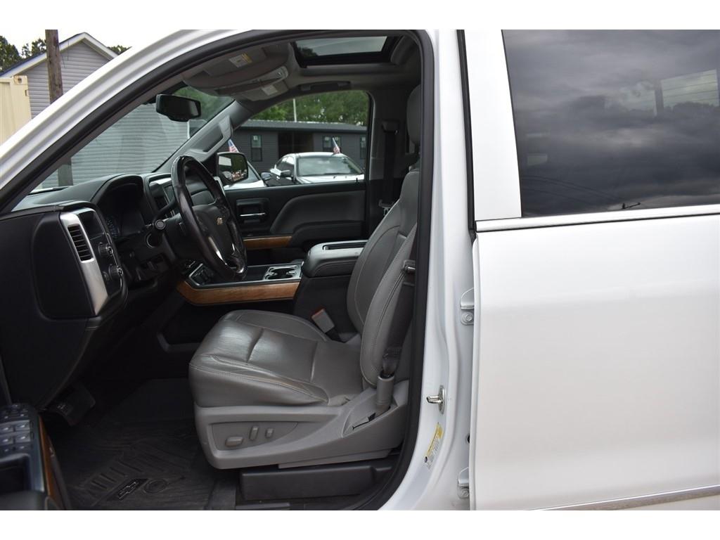 Chevrolet Silverado 1500 4WD Crew Cab 143.5" LTZ w/1LZ 2018