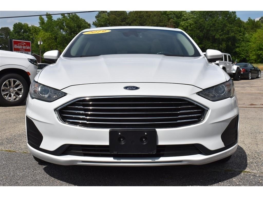 Ford Fusion Hybrid SE FWD 2019