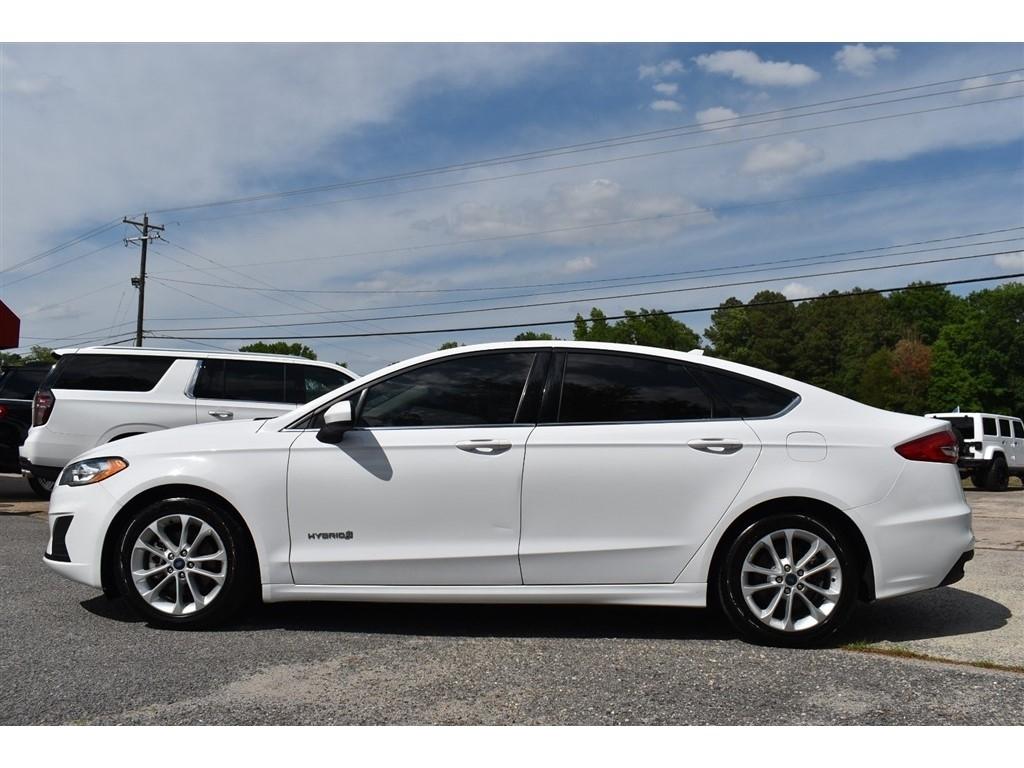 Ford Fusion Hybrid SE FWD 2019