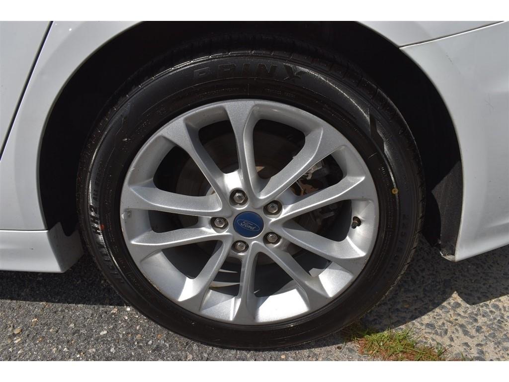 Ford Fusion Hybrid SE FWD 2019