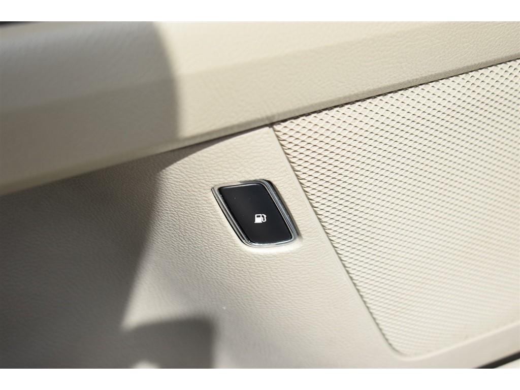 Ford Fusion Hybrid SE FWD 2019