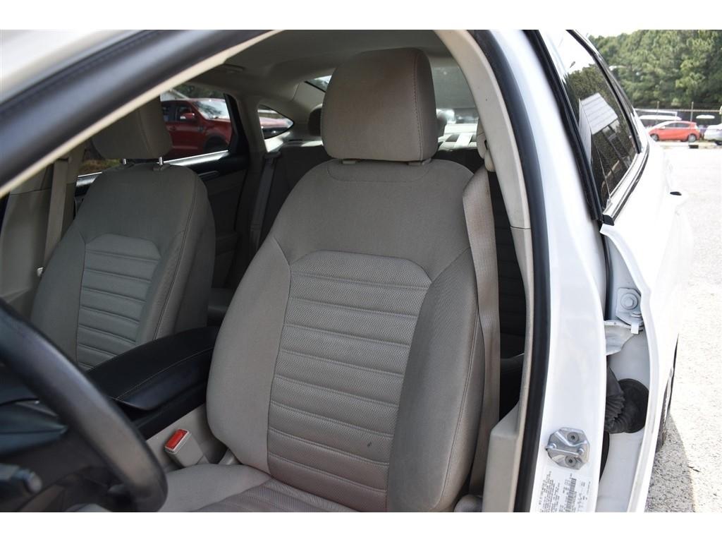 Ford Fusion Hybrid SE FWD 2019