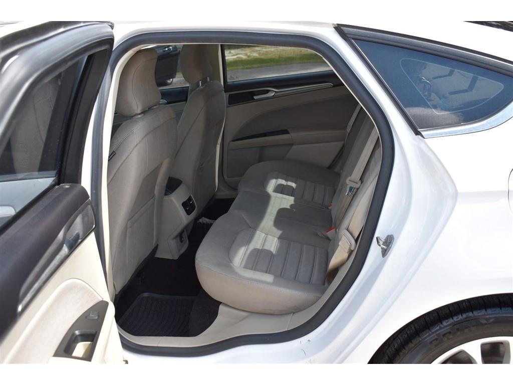 Ford Fusion Hybrid SE FWD 2019