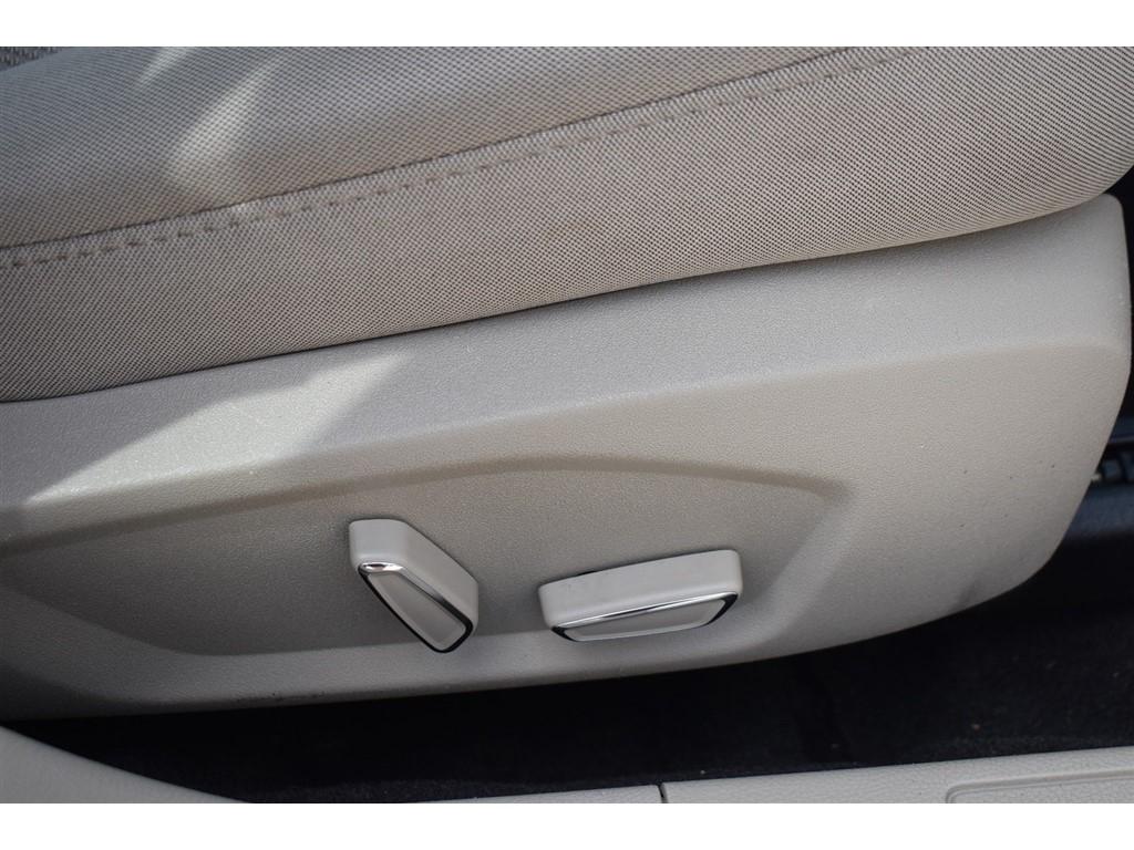 Ford Fusion Hybrid SE FWD 2019