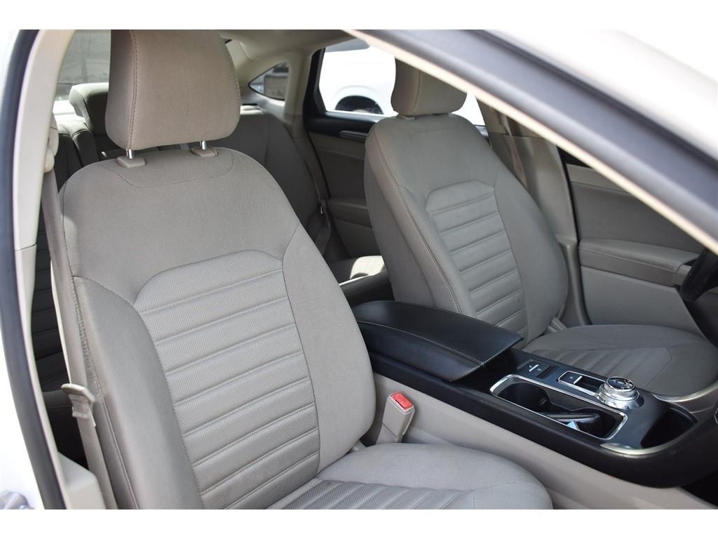 Ford Fusion Hybrid SE FWD 2019