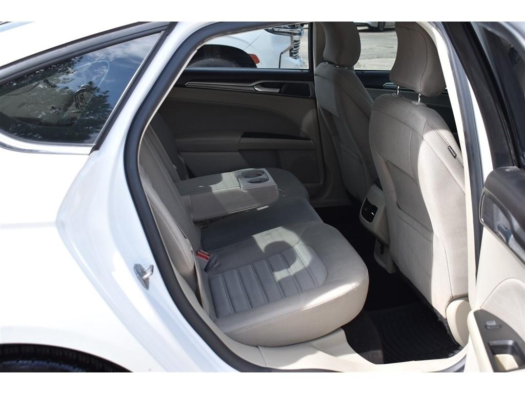 Ford Fusion Hybrid SE FWD 2019