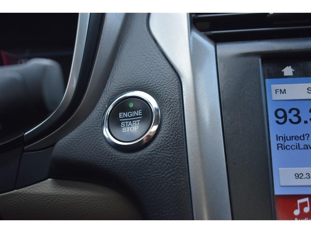 Ford Fusion Hybrid SE FWD 2019