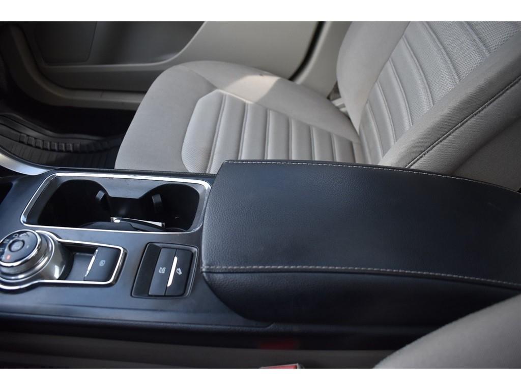 Ford Fusion Hybrid SE FWD 2019