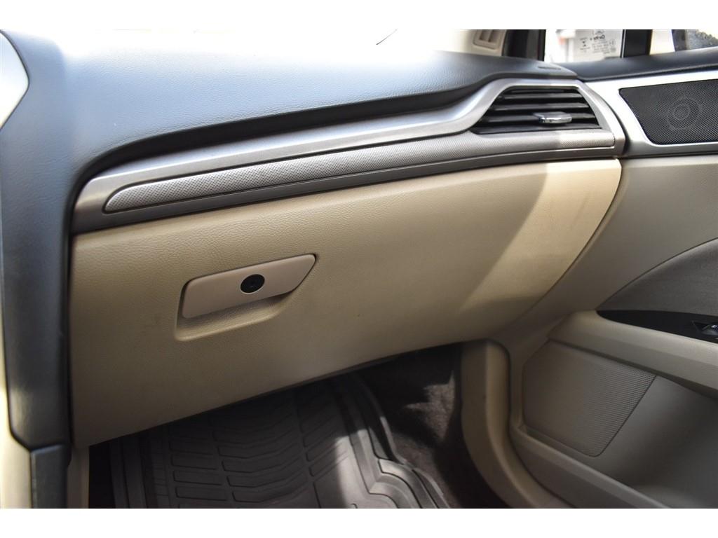 Ford Fusion Hybrid SE FWD 2019
