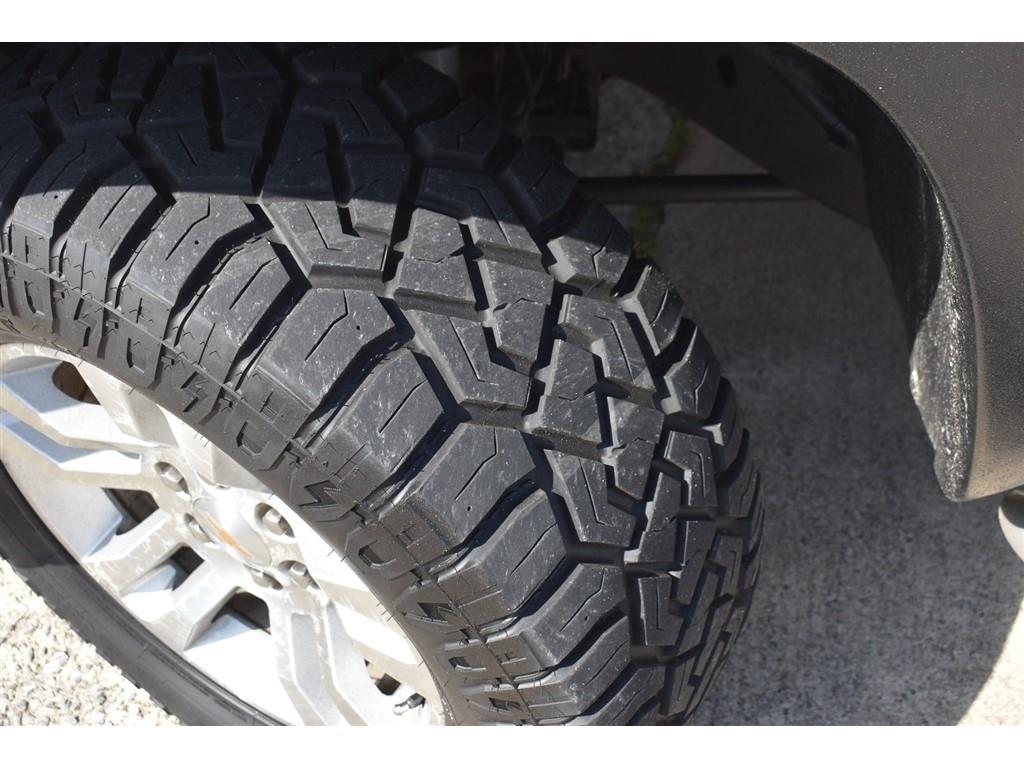 Chevrolet Avalanche 1500 5dr Crew Cab 130" WB 4WD Z71 2005