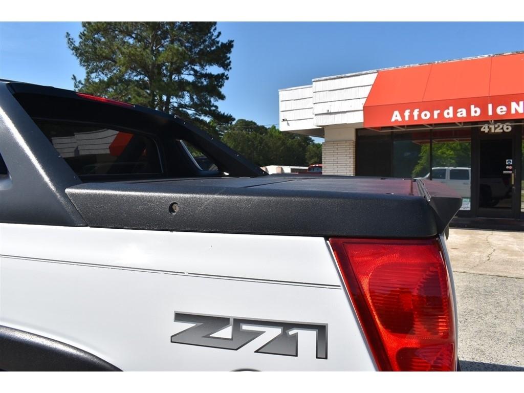 Chevrolet Avalanche 1500 5dr Crew Cab 130" WB 4WD Z71 2005